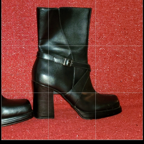Vintage 90's Square Toed Chunky Heel Platform Boot - Picture 13 of 14
